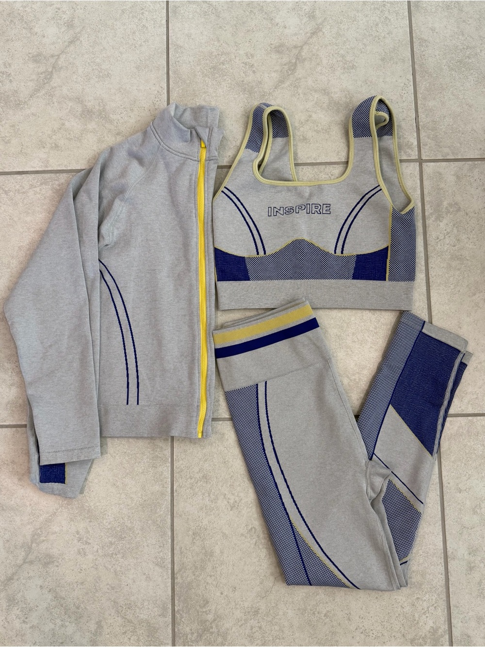 Fabletics Inspire Gray & Blue Active Set with Yellow Accents Size Large